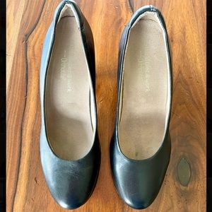 Naturalizer black “Venecia” heels 7.5